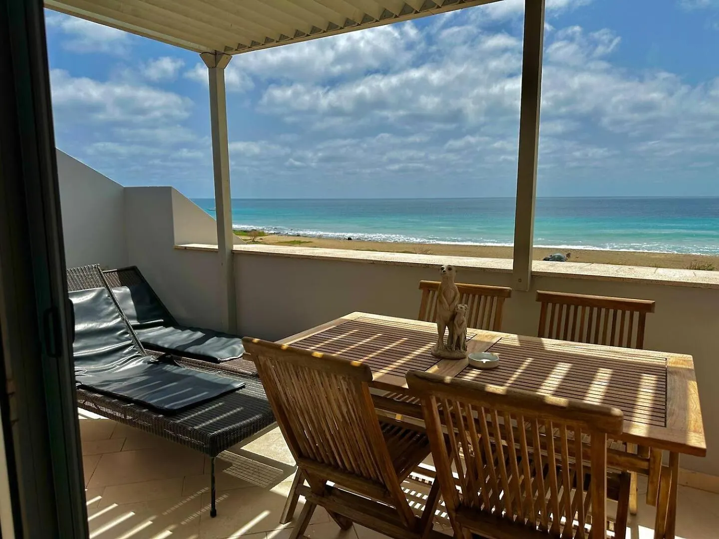 Corallo Beach Front Apartments - By Bobbywashere Santa María