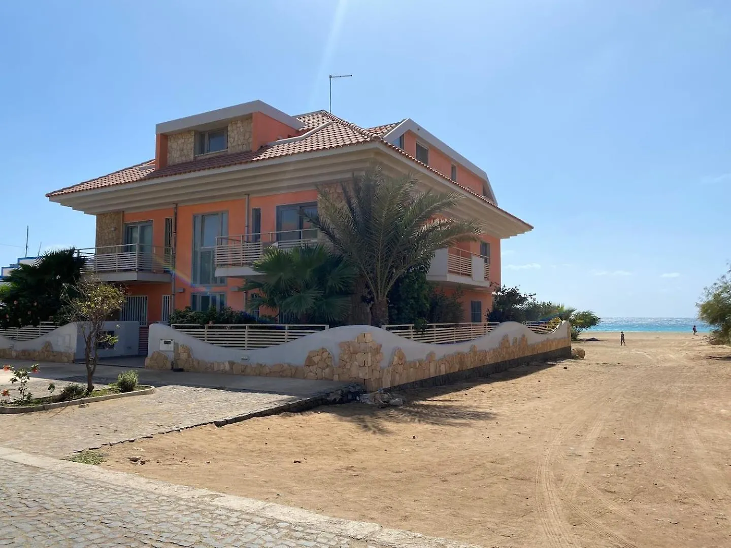 Corallo Beach Front Apartments - By Bobbywashere Santa María