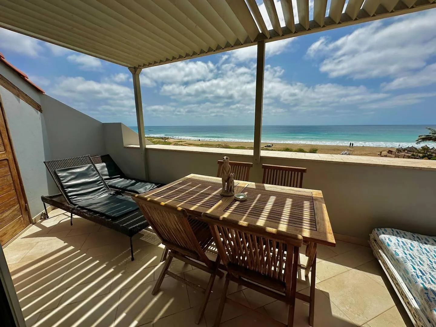 Corallo Beach Front Apartments - By Bobbywashere Santa María