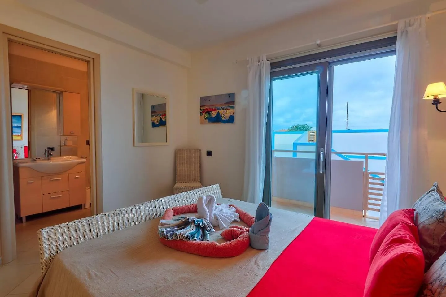 Corallo Beach Front Apartments - By Bobbywashere Santa María