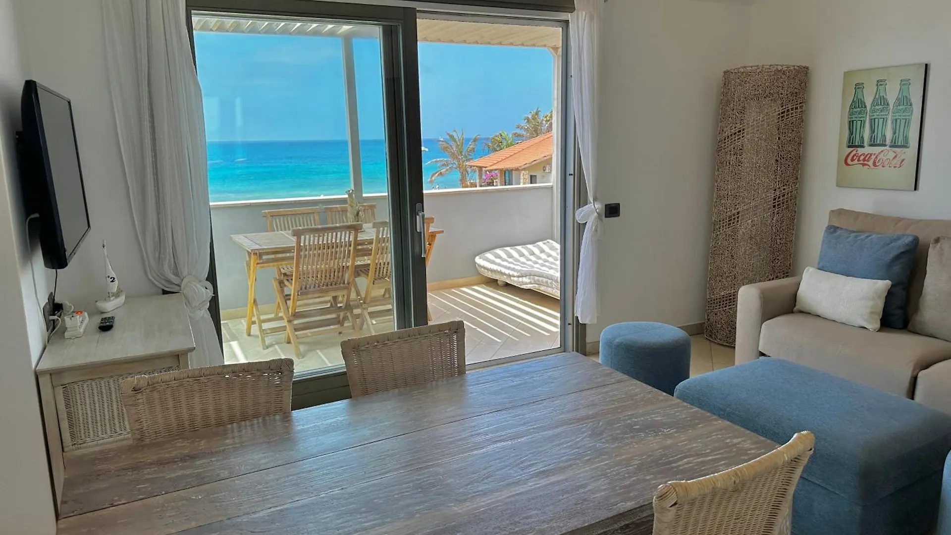 Corallo Beach Front Apartments - By Bobbywashere Santa María