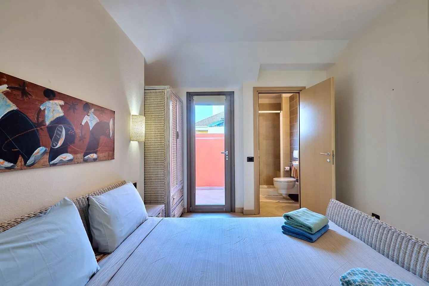 Corallo Beach Front Apartments - By Bobbywashere Santa Maria