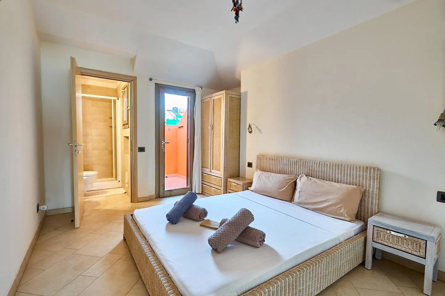 Corallo Beach Front Apartments - By Bobbywashere Santa Maria