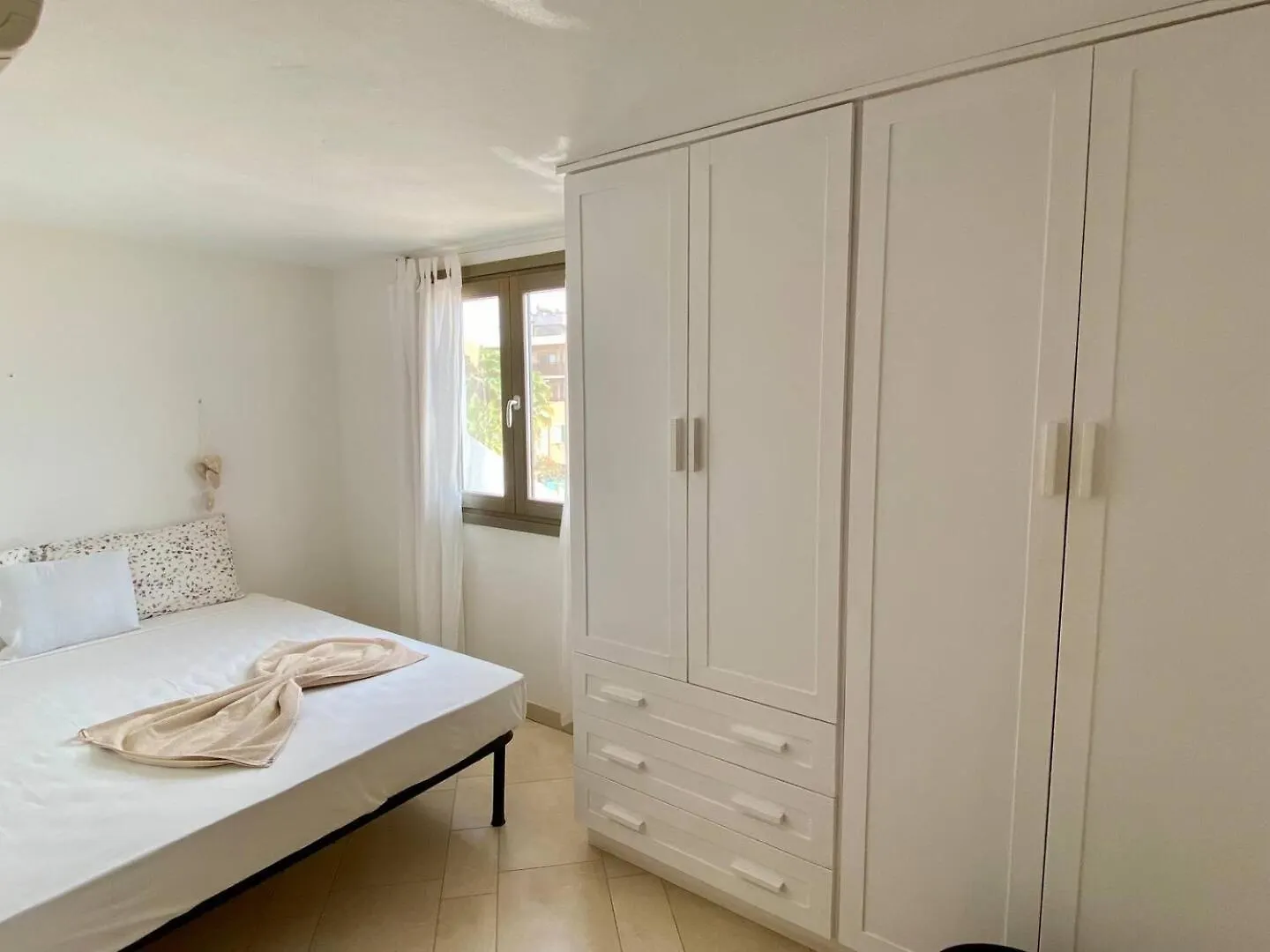 Corallo Beach Front Apartments - By Bobbywashere Santa Maria